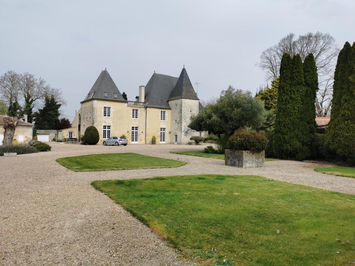 Chateau De La Vallade Saint-Porchaire المظهر الخارجي الصورة