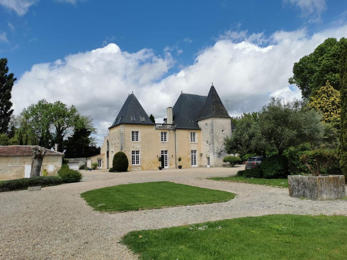 Chateau De La Vallade Saint-Porchaire المظهر الخارجي الصورة