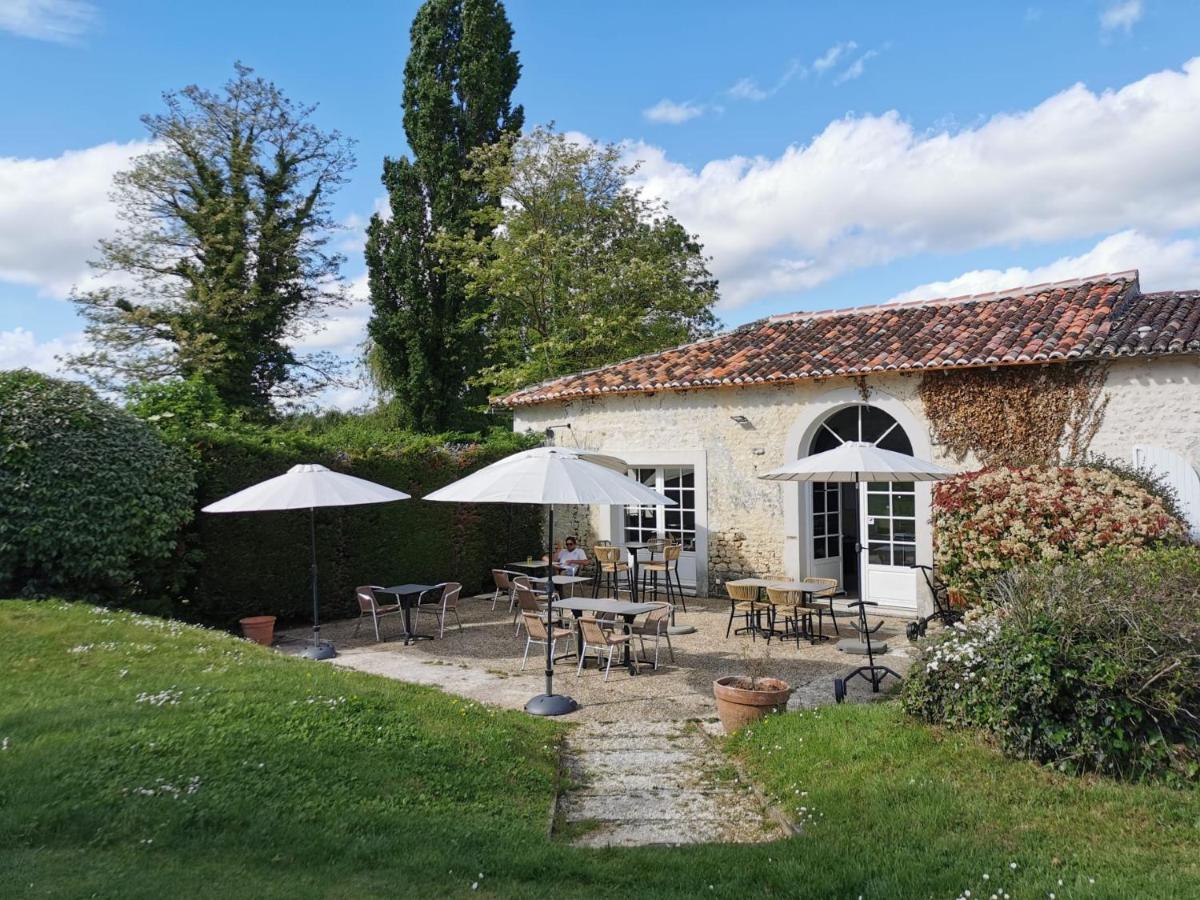 Chateau De La Vallade Saint-Porchaire المظهر الخارجي الصورة